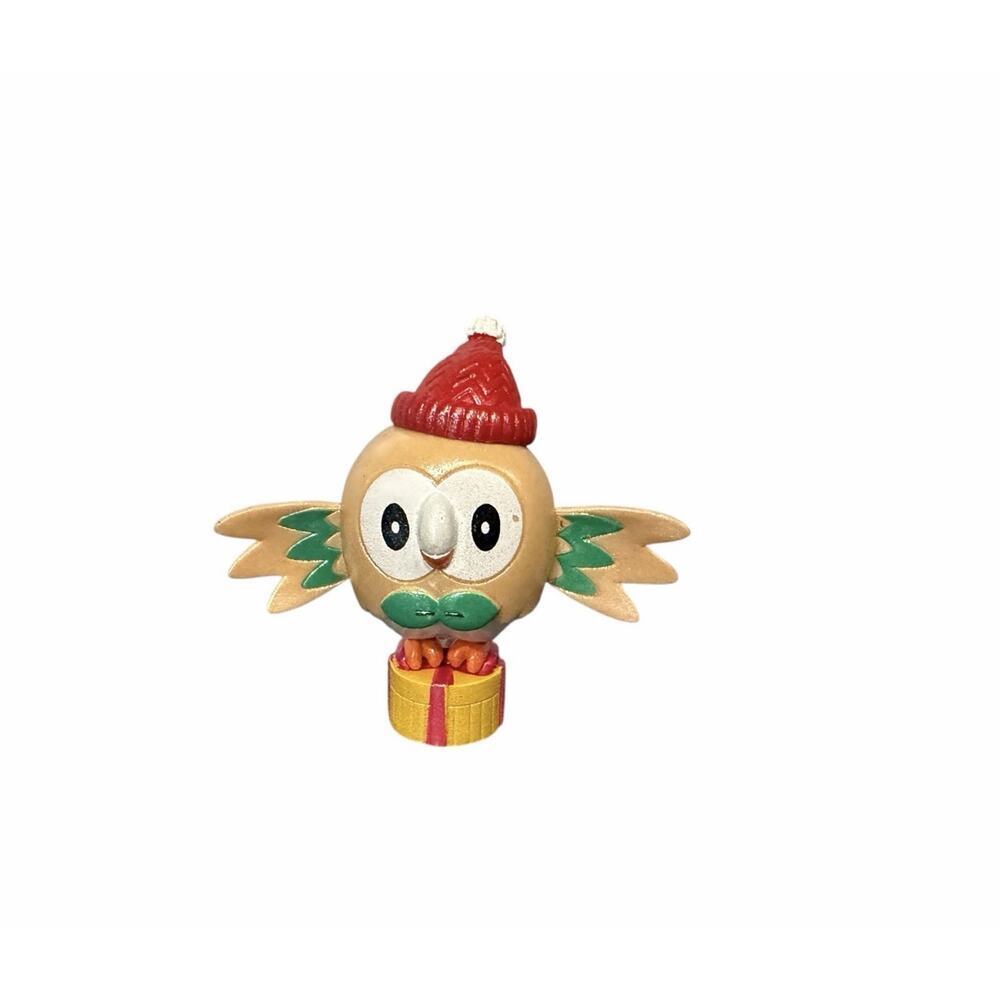 CHRISTMAS ROWLET Standing on Presents - Pokemon Jazwares Figure